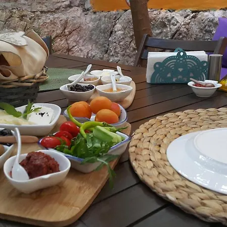 Melekler Panzió Ayvalı